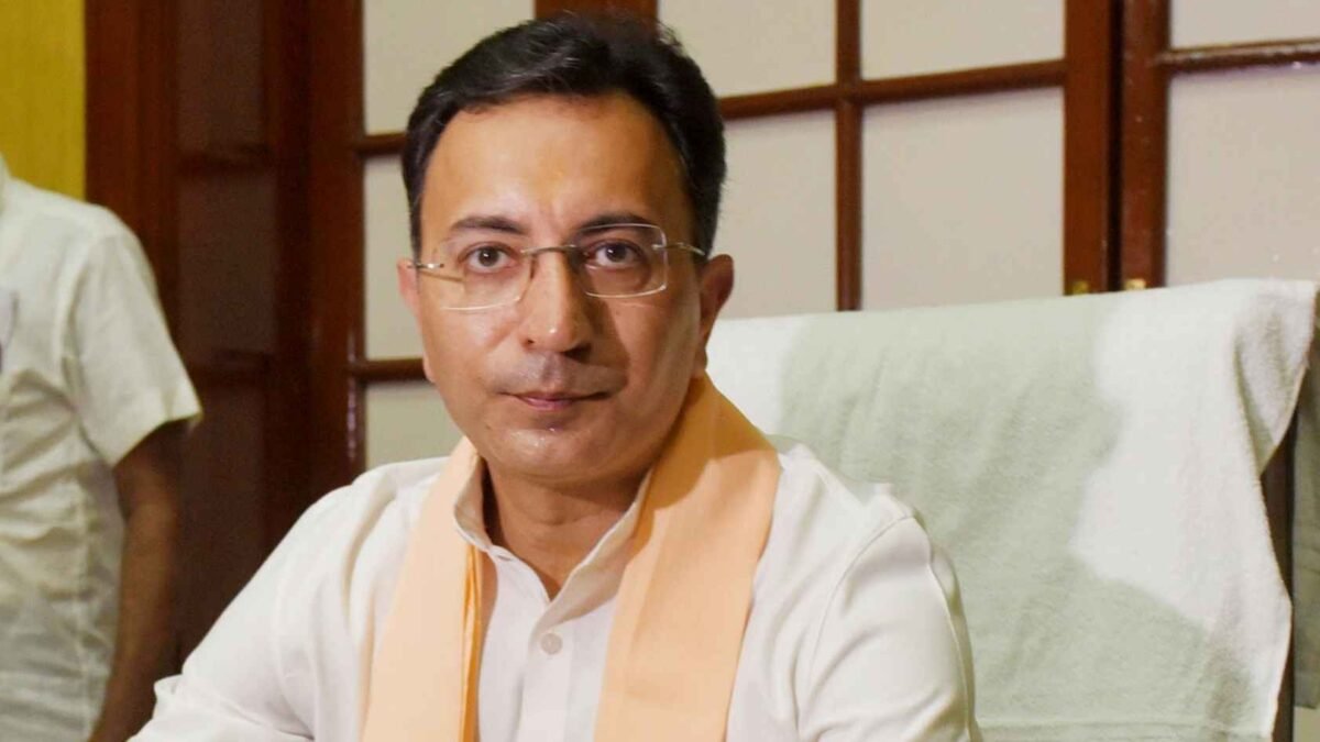 আধার ফেস অথেনটিকেশন চালু: এবার রেশনে আর আঙুলের ছাপ নয়