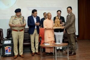 ডিপফেক অপরাধীদের সতর্কবার্তা যোগীর: জোর ফরেনসিক প্রযুক্তিতে