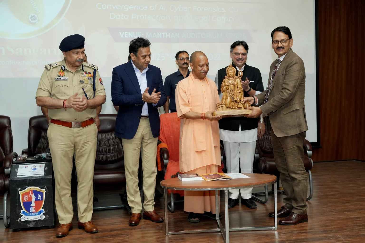 ডিপফেক অপরাধীদের সতর্কবার্তা যোগীর: জোর ফরেনসিক প্রযুক্তিতে